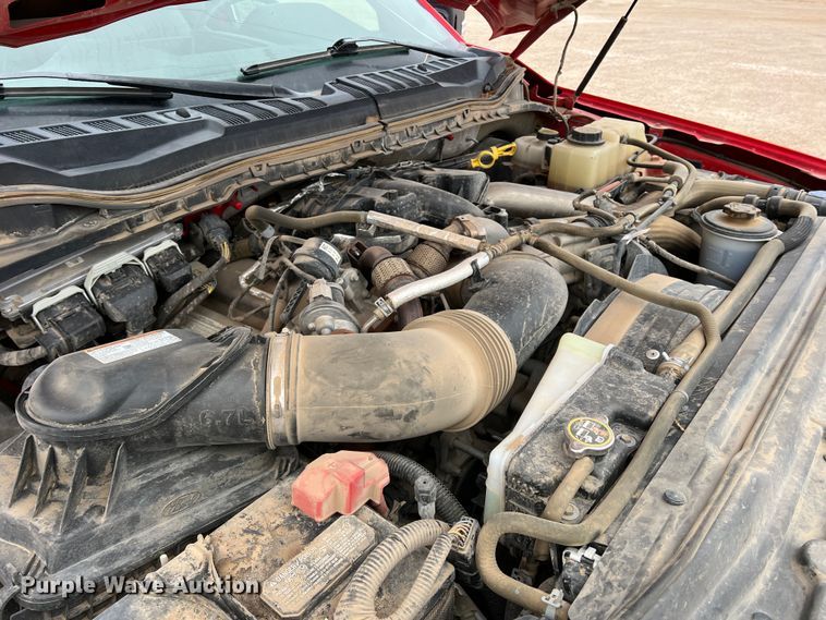 image for item DM2538 2019 Ford  F350 Super Duty  flatbed pickup truck