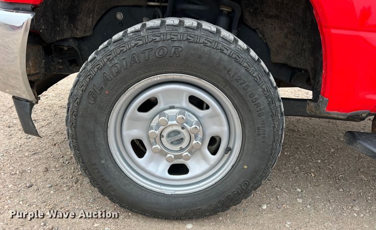 image for item DM2538 2019 Ford  F350 Super Duty  flatbed pickup truck