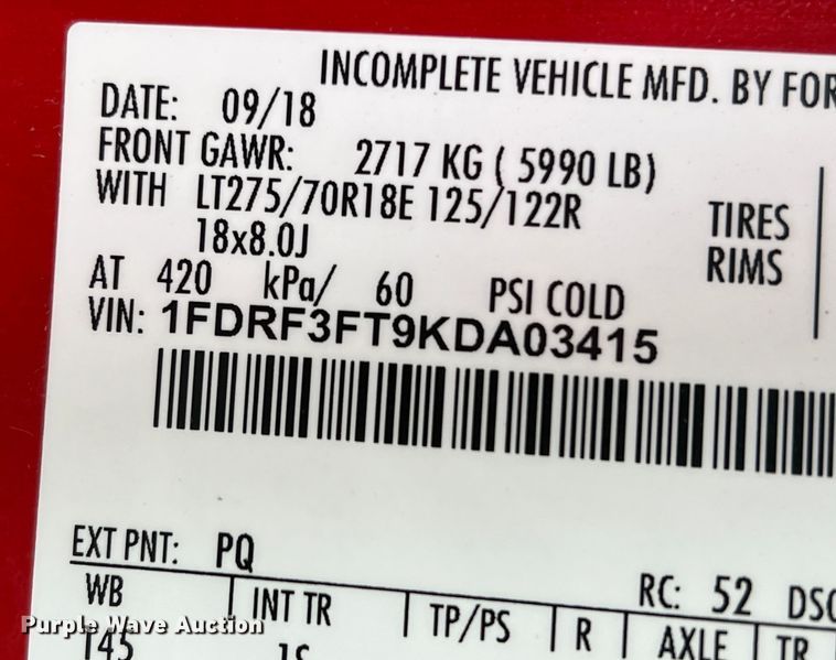 image for item DM2538 2019 Ford  F350 Super Duty  flatbed pickup truck