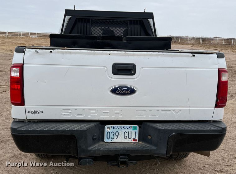 image for item DM2539 2016 Ford F350 Super Duty  Crew Cab pickup truck