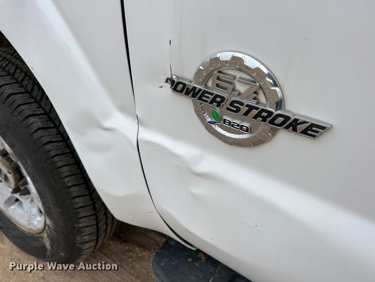 image for item DM2539 2016 Ford F350 Super Duty  Crew Cab pickup truck