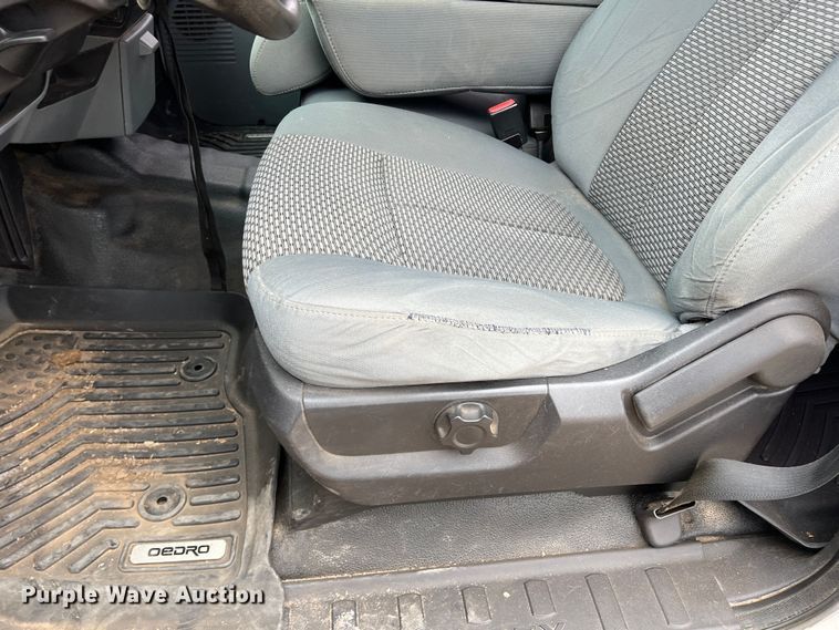 image for item DM2539 2016 Ford F350 Super Duty  Crew Cab pickup truck