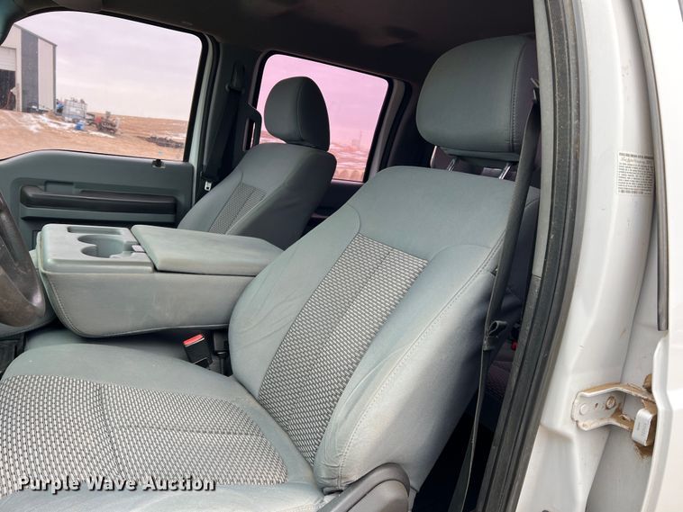 image for item DM2539 2016 Ford F350 Super Duty  Crew Cab pickup truck