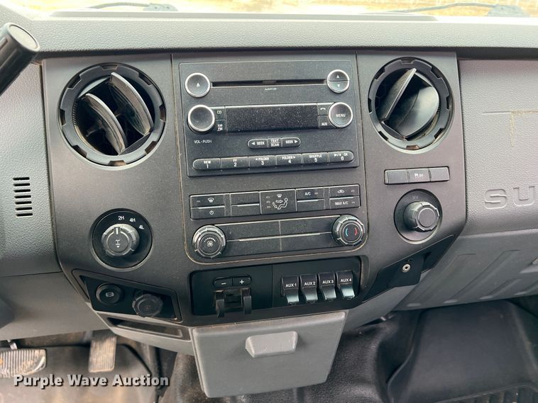 image for item DM2539 2016 Ford F350 Super Duty  Crew Cab pickup truck