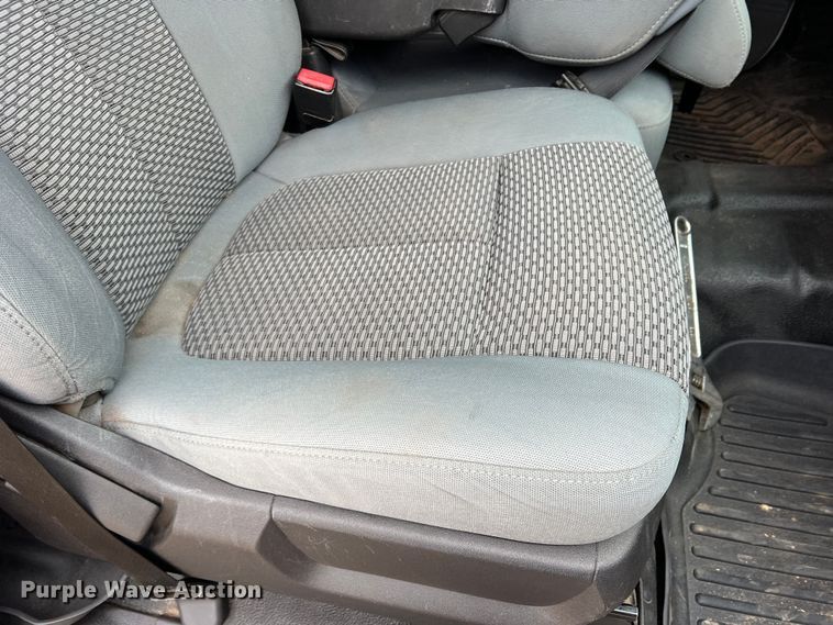 image for item DM2539 2016 Ford F350 Super Duty  Crew Cab pickup truck