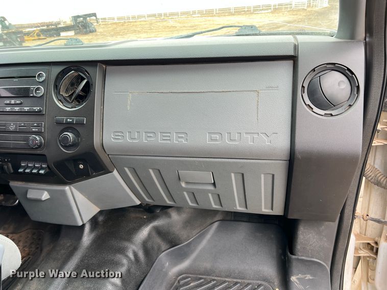 image for item DM2539 2016 Ford F350 Super Duty  Crew Cab pickup truck