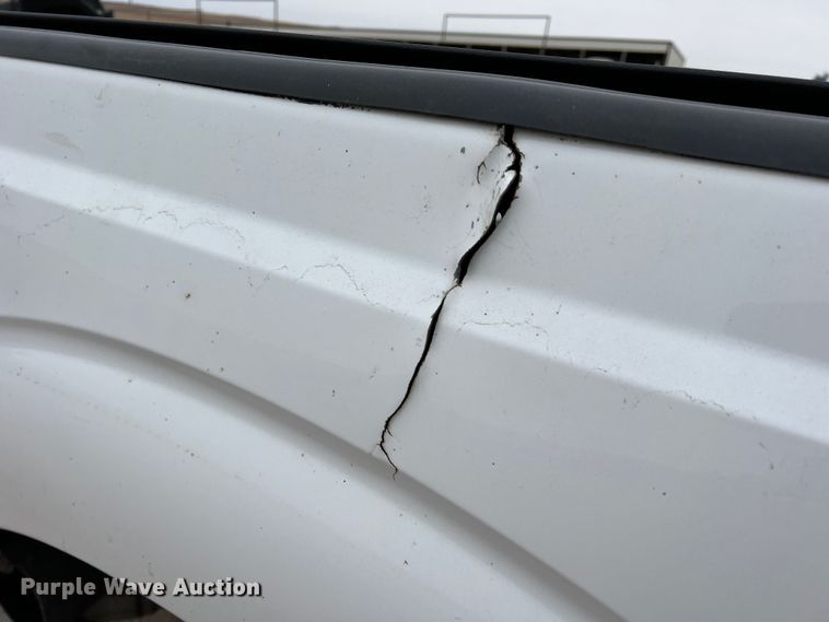 image for item DM2539 2016 Ford F350 Super Duty  Crew Cab pickup truck