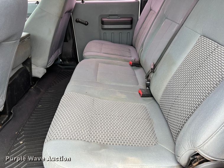 image for item DM2539 2016 Ford F350 Super Duty  Crew Cab pickup truck