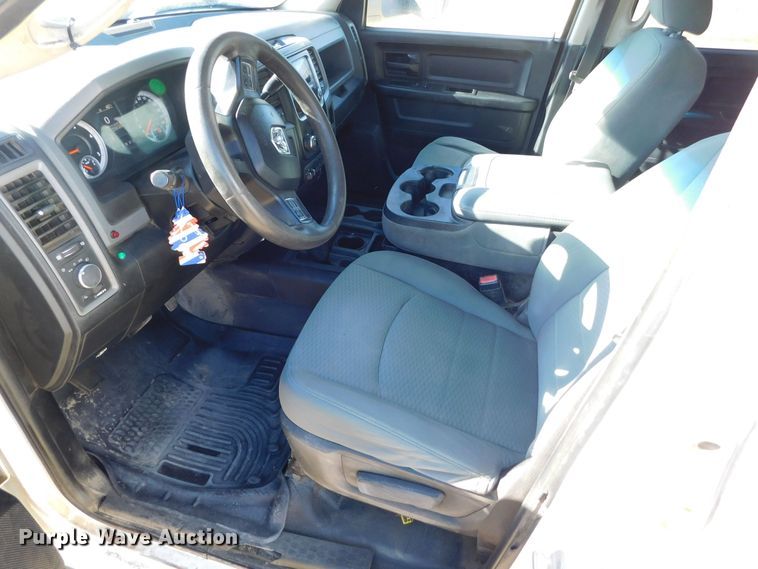 image for item DM2549 2013 Dodge Ram 5500  Crew Cab flatbed truck