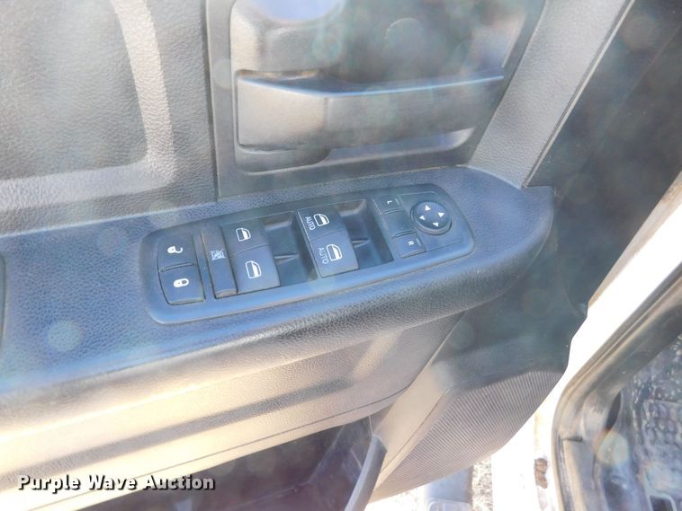 image for item DM2549 2013 Dodge Ram 5500  Crew Cab flatbed truck