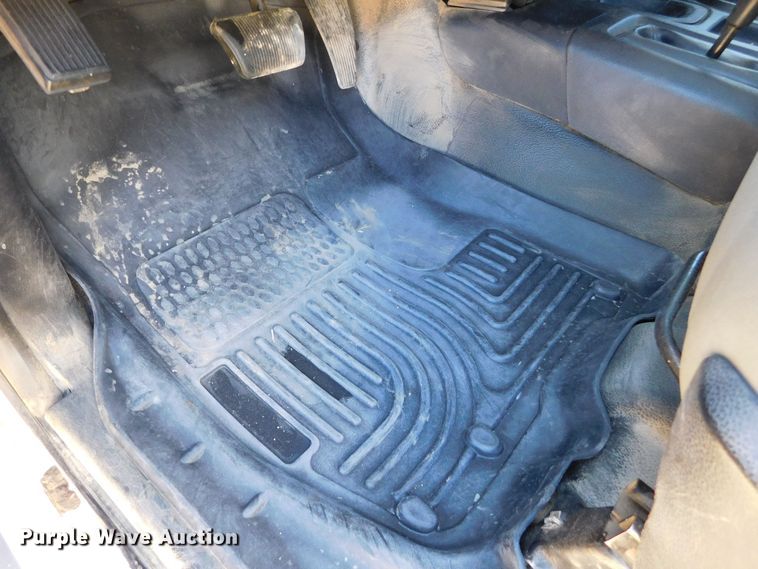 image for item DM2549 2013 Dodge Ram 5500  Crew Cab flatbed truck