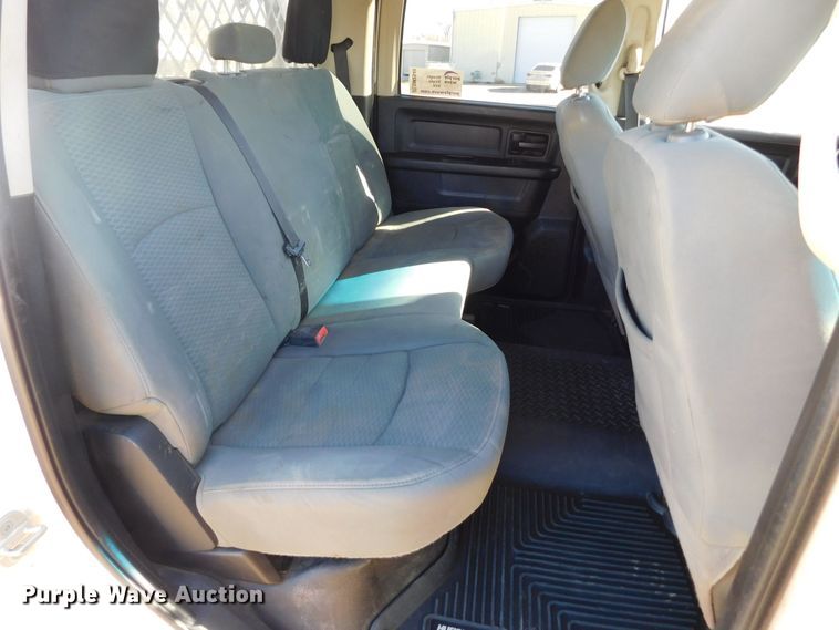 image for item DM2549 2013 Dodge Ram 5500  Crew Cab flatbed truck