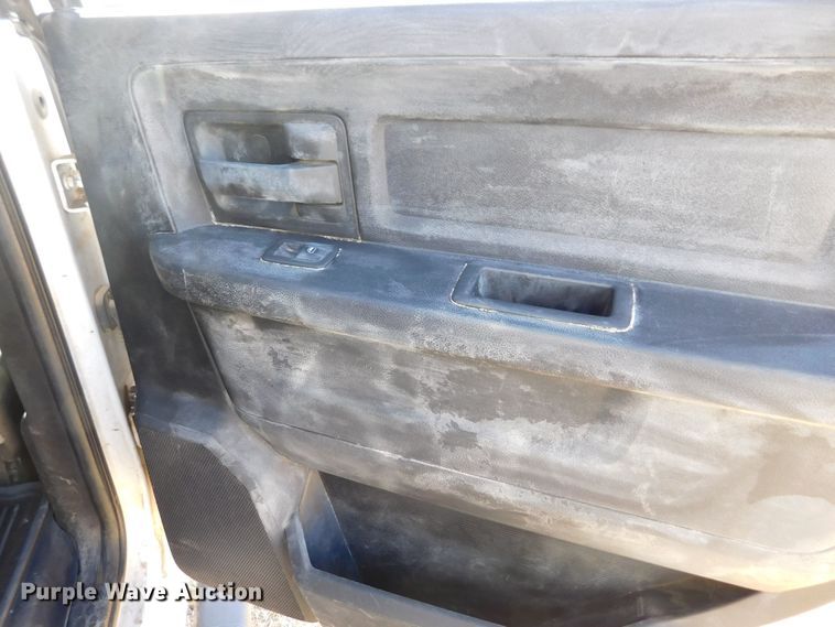 image for item DM2549 2013 Dodge Ram 5500  Crew Cab flatbed truck