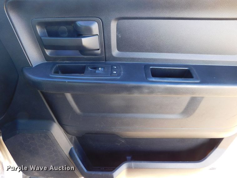 image for item DM2549 2013 Dodge Ram 5500  Crew Cab flatbed truck