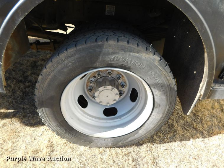 image for item DM2549 2013 Dodge Ram 5500  Crew Cab flatbed truck