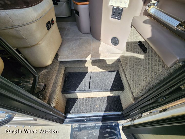 image for item DM4848 2004 Fleetwood  RV