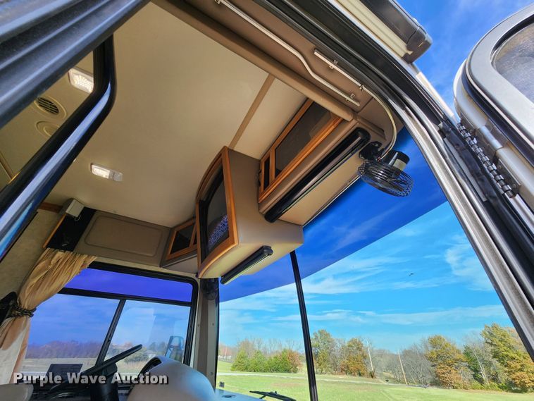 image for item DM4848 2004 Fleetwood  RV