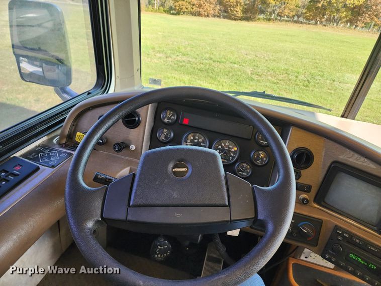 image for item DM4848 2004 Fleetwood  RV