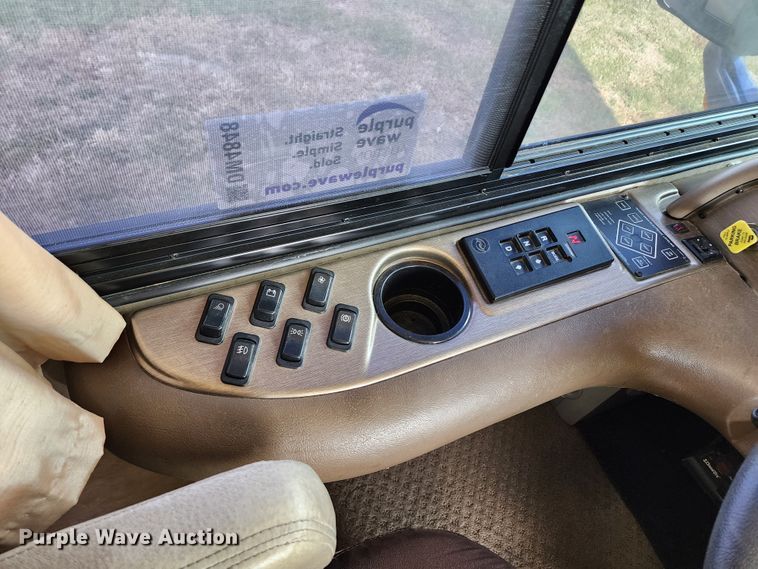 image for item DM4848 2004 Fleetwood  RV