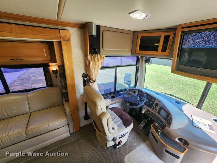 image for item DM4848 2004 Fleetwood  RV