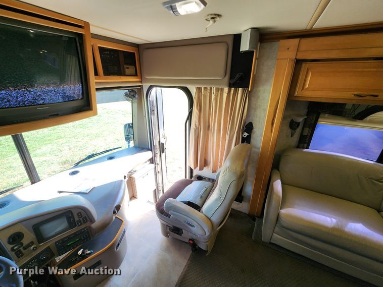 image for item DM4848 2004 Fleetwood  RV