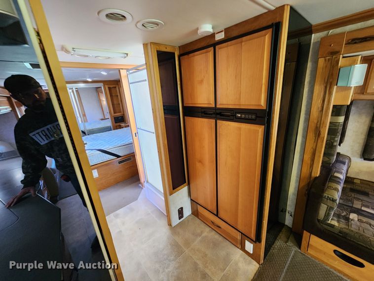 image for item DM4848 2004 Fleetwood  RV