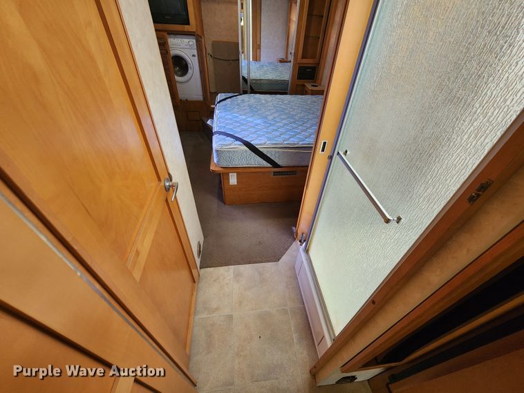 image for item DM4848 2004 Fleetwood  RV
