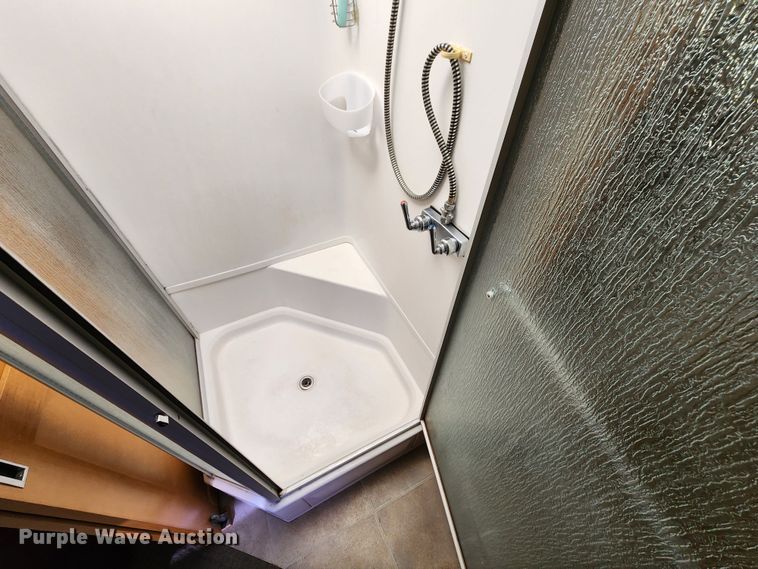 image for item DM4848 2004 Fleetwood  RV