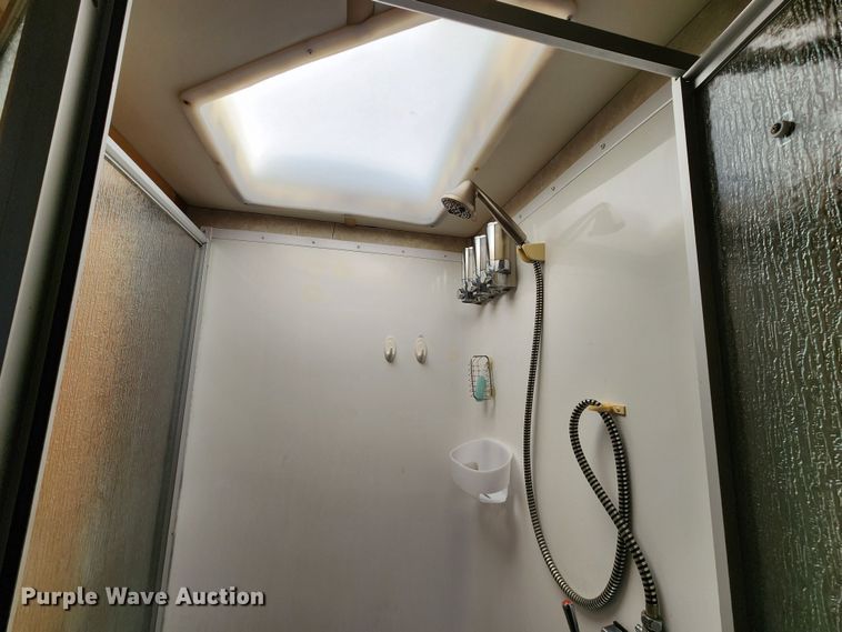 image for item DM4848 2004 Fleetwood  RV