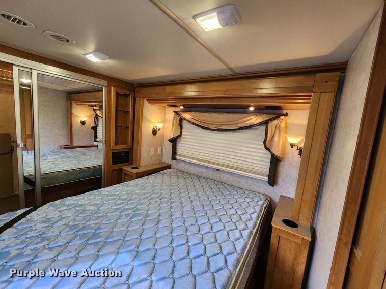 image for item DM4848 2004 Fleetwood  RV