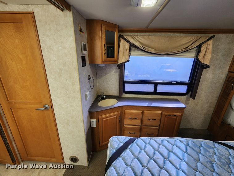 image for item DM4848 2004 Fleetwood  RV