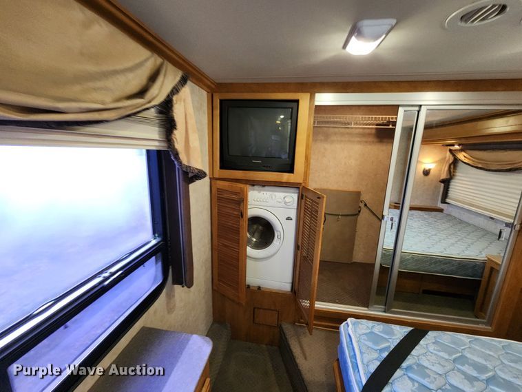 image for item DM4848 2004 Fleetwood  RV