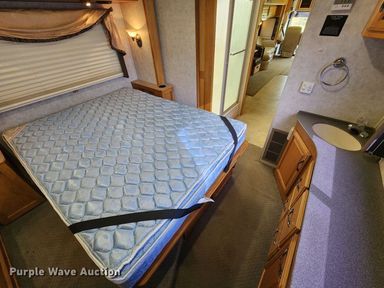 image for item DM4848 2004 Fleetwood  RV