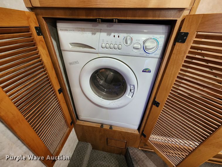 image for item DM4848 2004 Fleetwood  RV