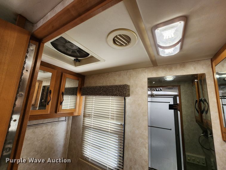 image for item DM4848 2004 Fleetwood  RV