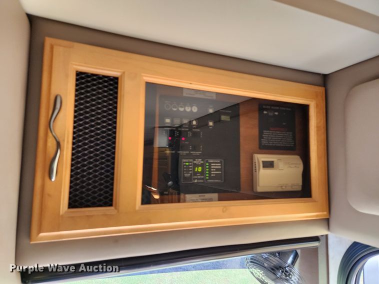 image for item DM4848 2004 Fleetwood  RV