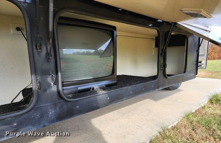 image for item DM4848 2004 Fleetwood  RV