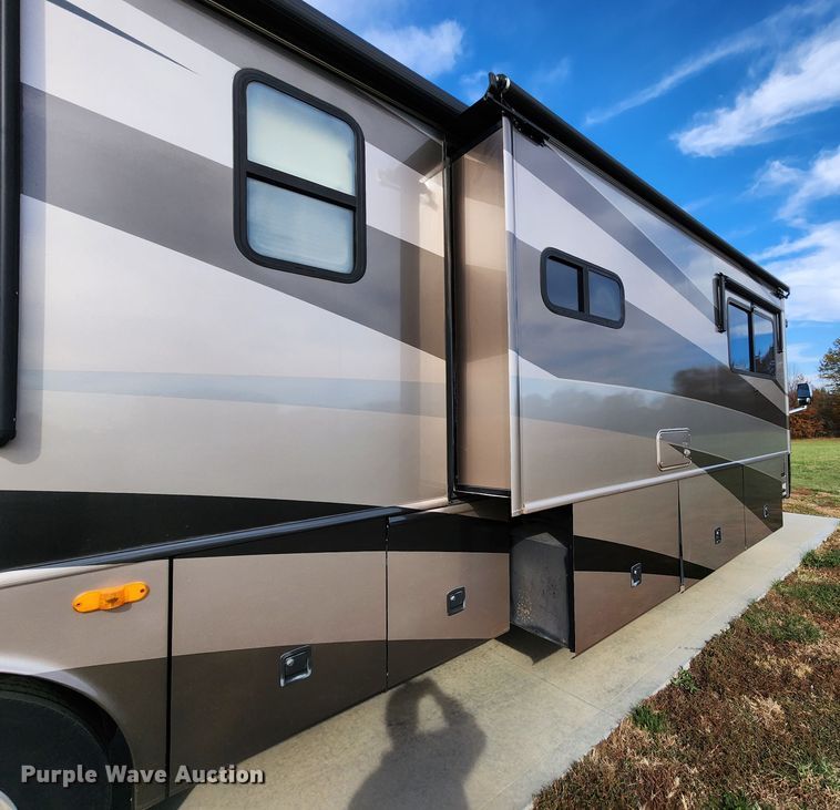 image for item DM4848 2004 Fleetwood  RV