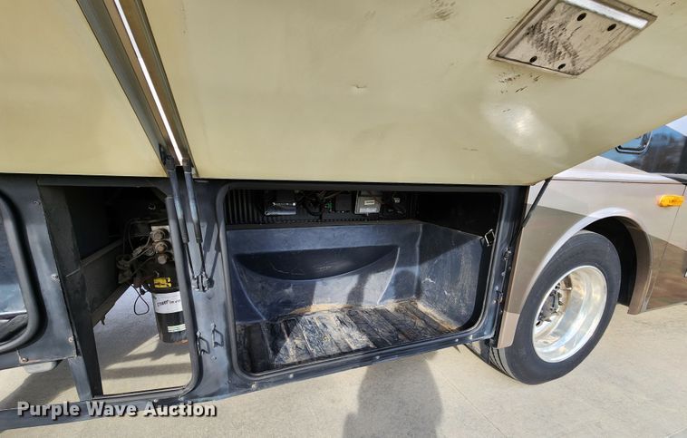 image for item DM4848 2004 Fleetwood  RV