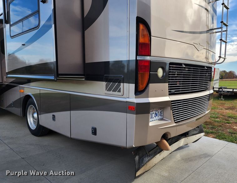 image for item DM4848 2004 Fleetwood  RV