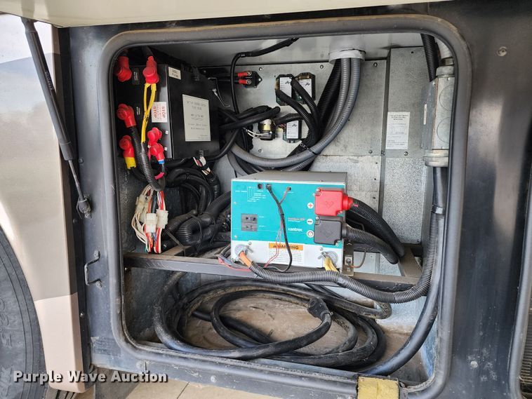 image for item DM4848 2004 Fleetwood  RV