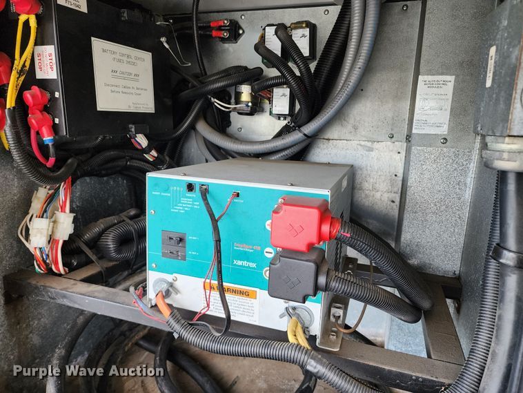 image for item DM4848 2004 Fleetwood  RV