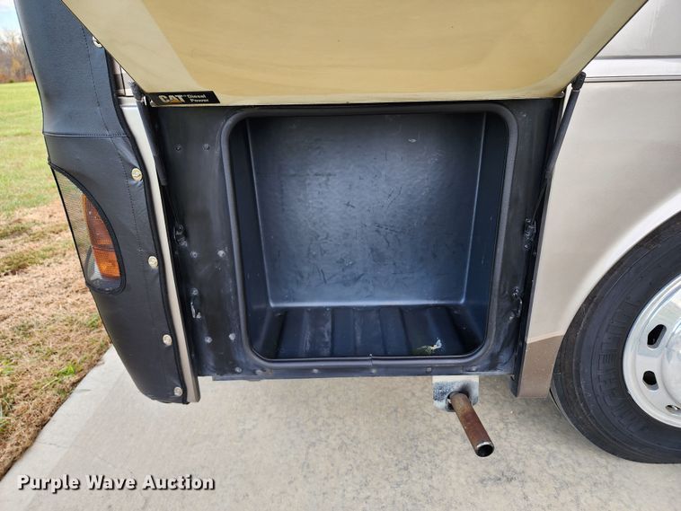 image for item DM4848 2004 Fleetwood  RV