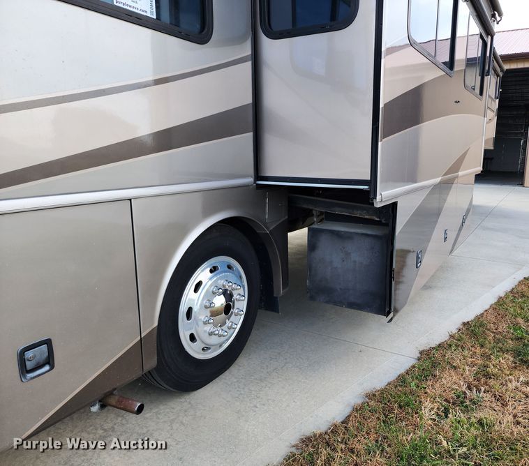 image for item DM4848 2004 Fleetwood  RV