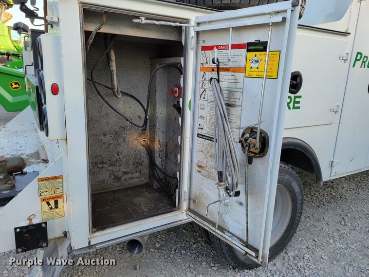 image for item DM8159 2012 Ford F550 Super Duty XL  utility / service truck