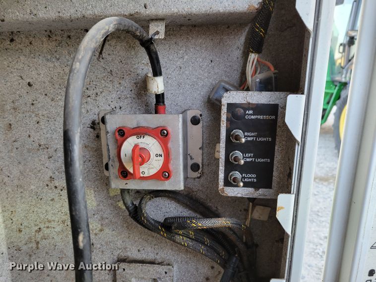 image for item DM8159 2012 Ford F550 Super Duty XL  utility / service truck