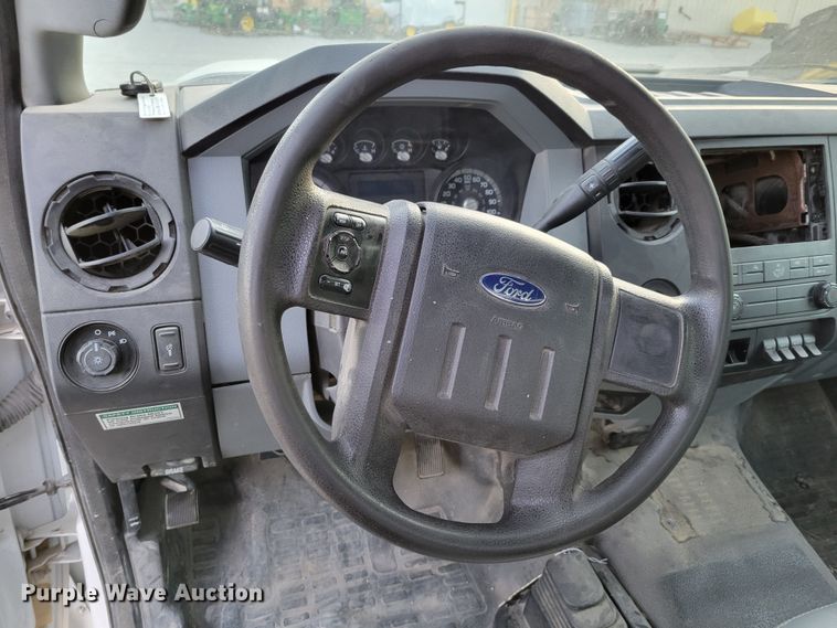 image for item DM8159 2012 Ford F550 Super Duty XL  utility / service truck