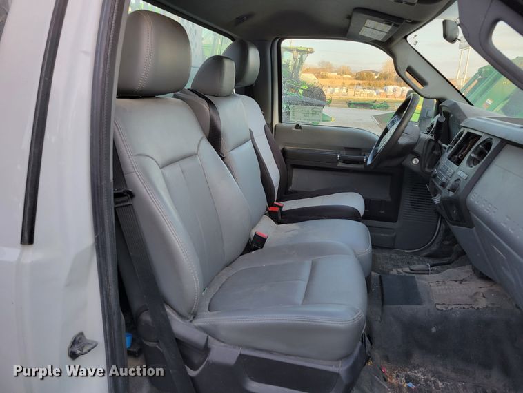 image for item DM8159 2012 Ford F550 Super Duty XL  utility / service truck