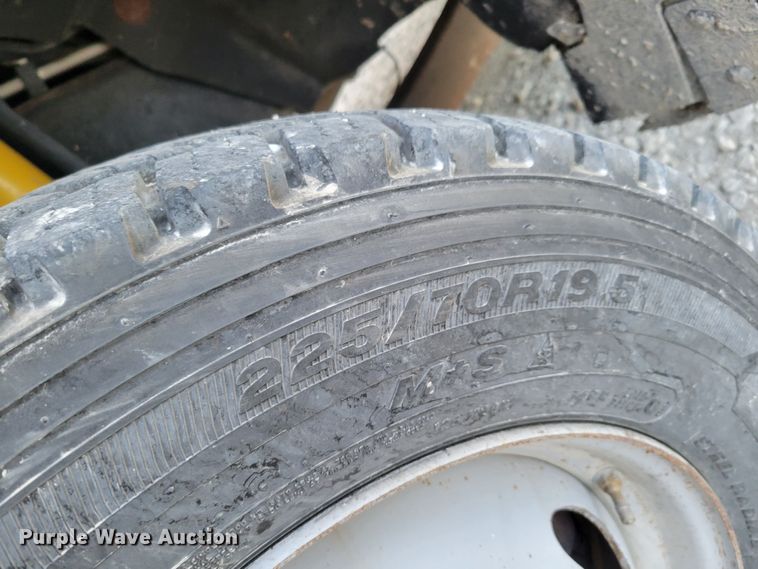 image for item DM8159 2012 Ford F550 Super Duty XL  utility / service truck