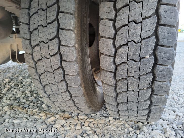 image for item DM8159 2012 Ford F550 Super Duty XL  utility / service truck